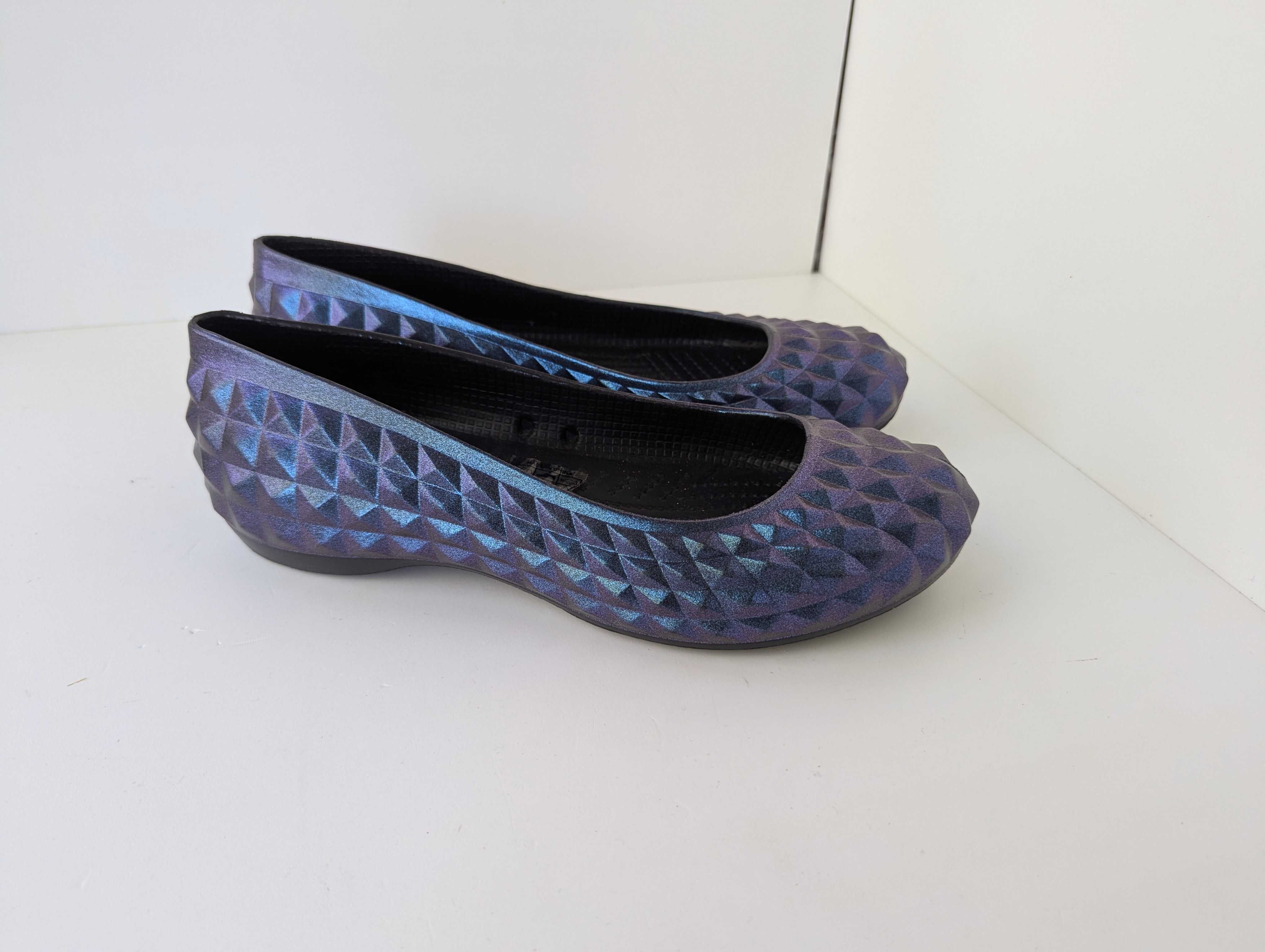босоніжки  Crocs