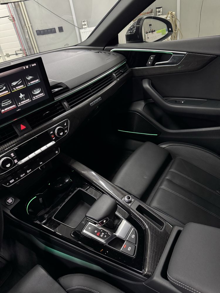 Ambient light QQ2 Декор центральної консолі Audi A4,A5,S4,S5 B9 17-23