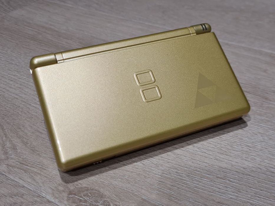 Nintendo DS Lite (Zelda Phantom Hourglass Gold)