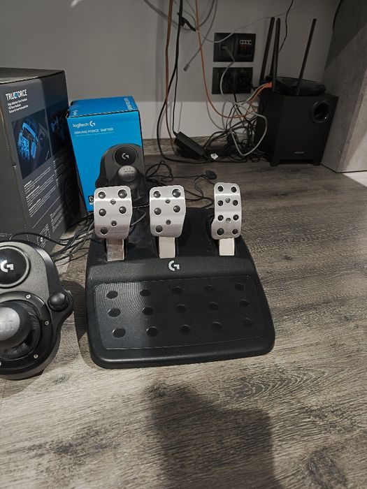 Kierownica Logitech G923 Trueforce Stan Bardzo dobry