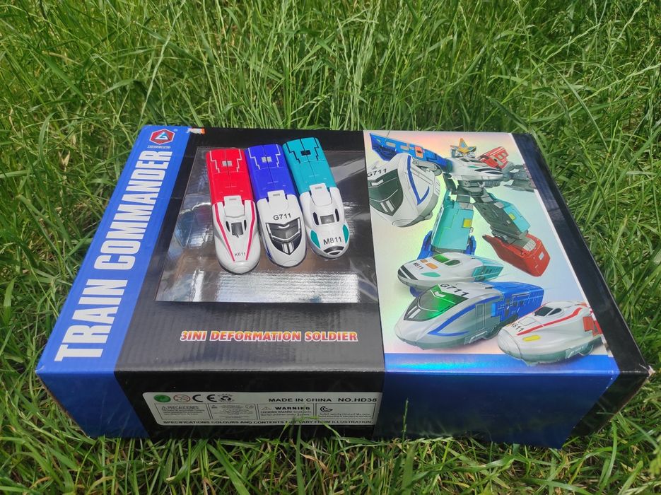 Робот поїзд трансформер