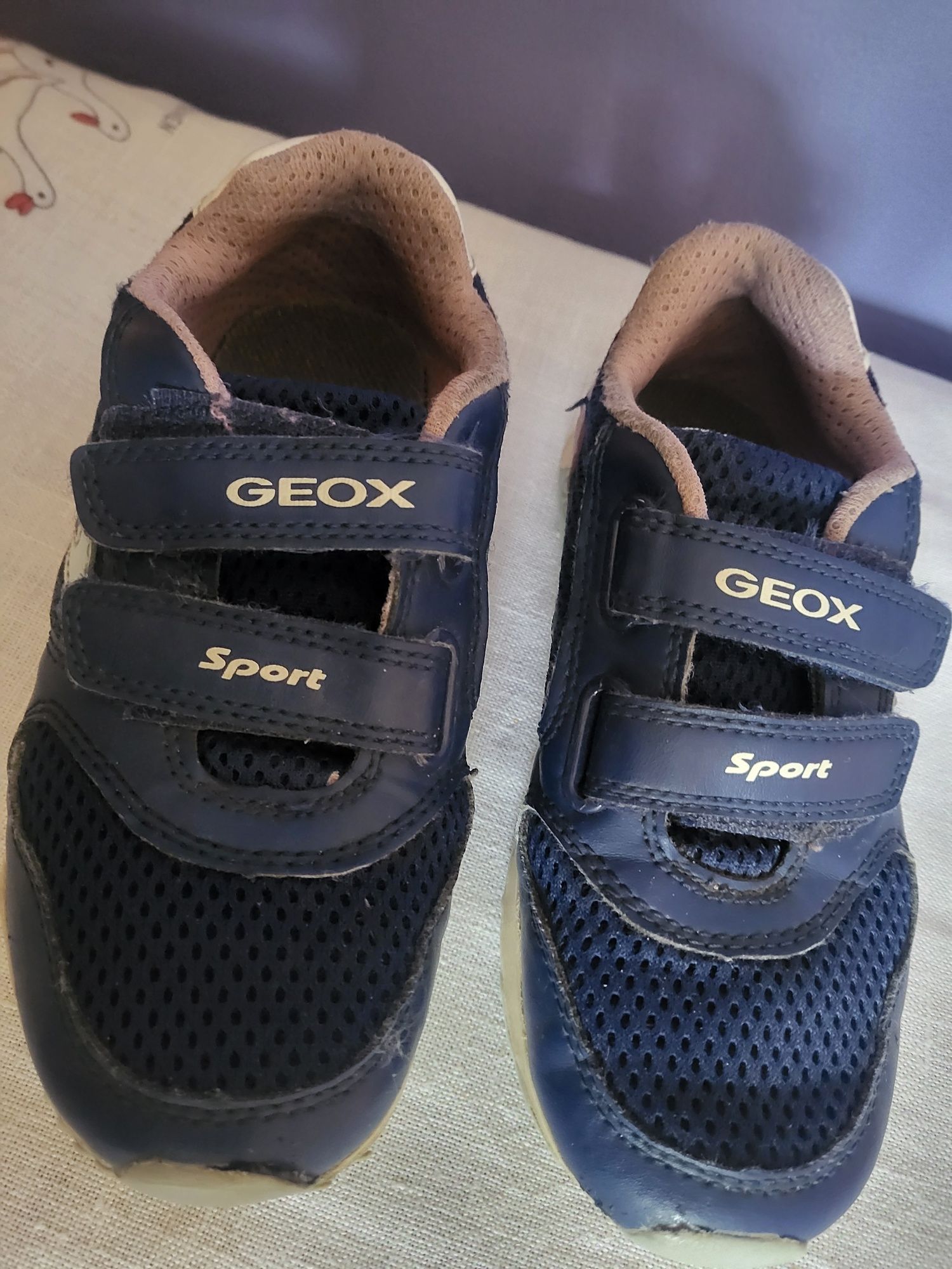 adidasy firmy GEOX dla dziewczynki r. 30