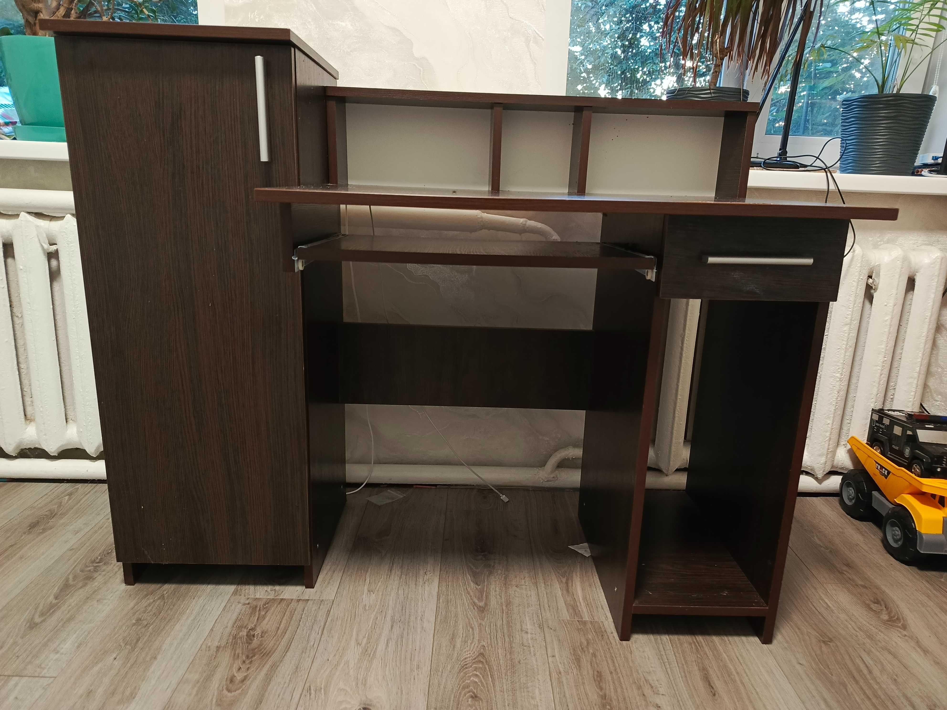Продам стіл письмовий комп'ютерний