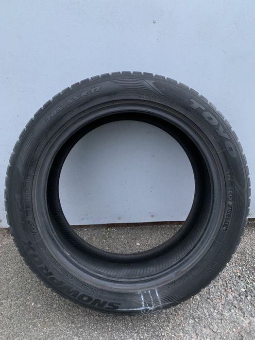 Автошини 205/55/17 зима 2 шт.