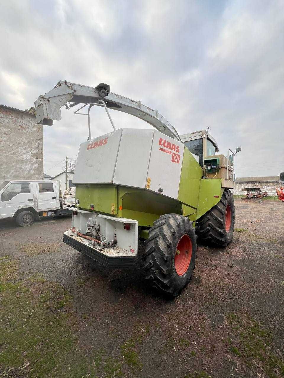 Кормозбиральний комбайн Claas Jaguar 820