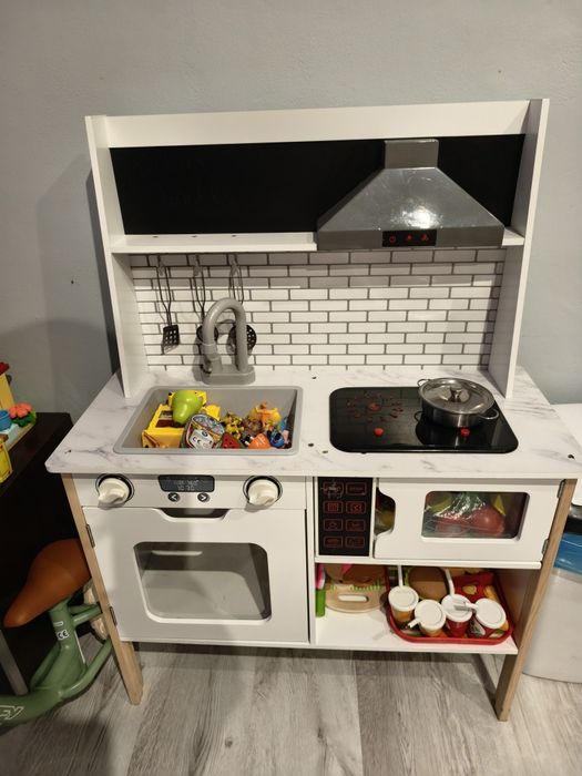 Kuchnia drewniana dla dzieci