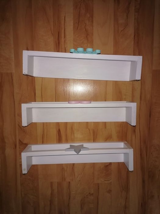 Półki do pokoju dziecka