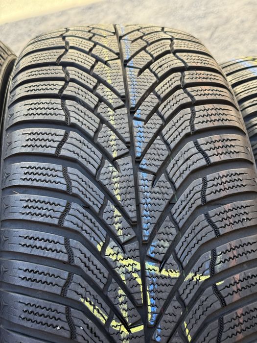 Шины БУ 235 60 R 16 Kumho Wintercaft Wp52 резина зима пара