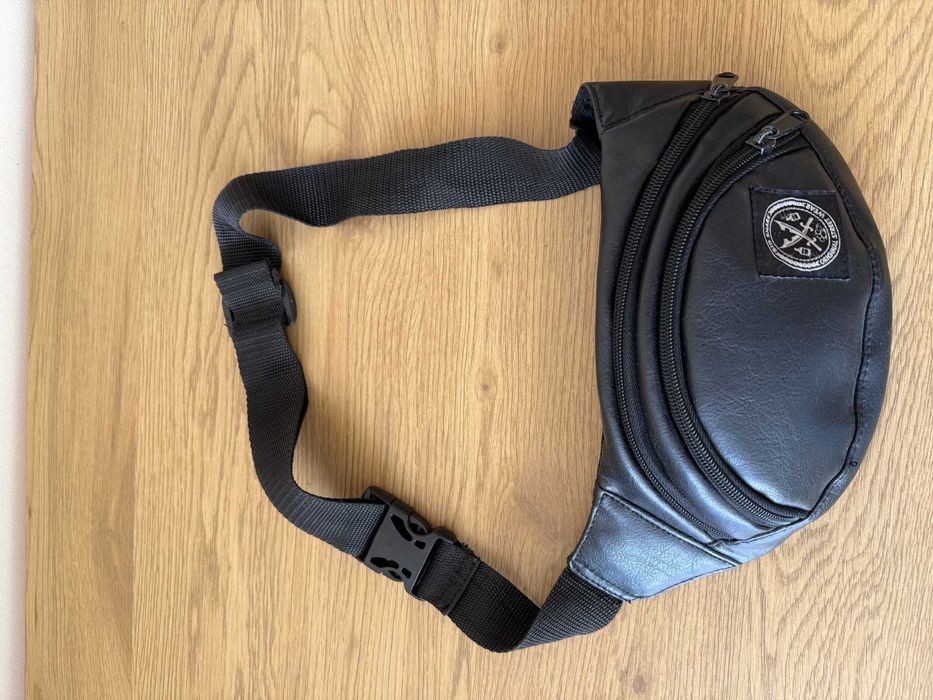 Поясна сумка бананка Big Shark - чорна, екошкіра