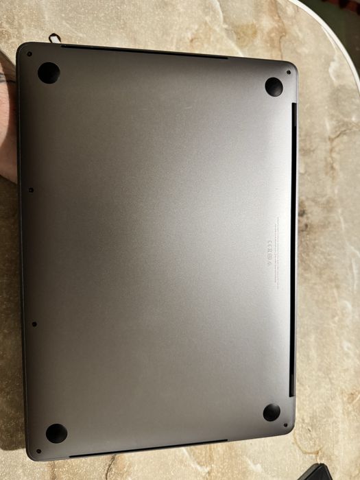 MacBook Pro 13”, 2018 Touch Bar, i7, 16/512