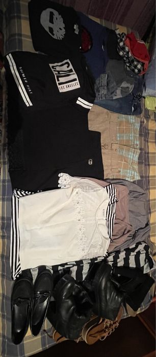 Віддам речі жіночі та дитячі