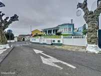 Moradia T3 com Anexo T0 / Feteiras / Ponta Delgada