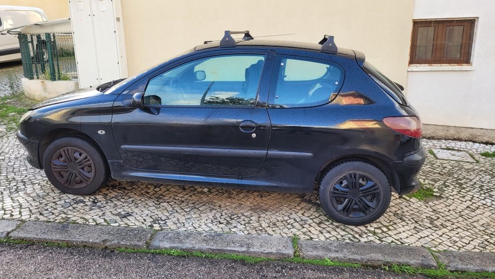 Peugeot 206 1,9D 3 portas e 5 lugares de 2001.