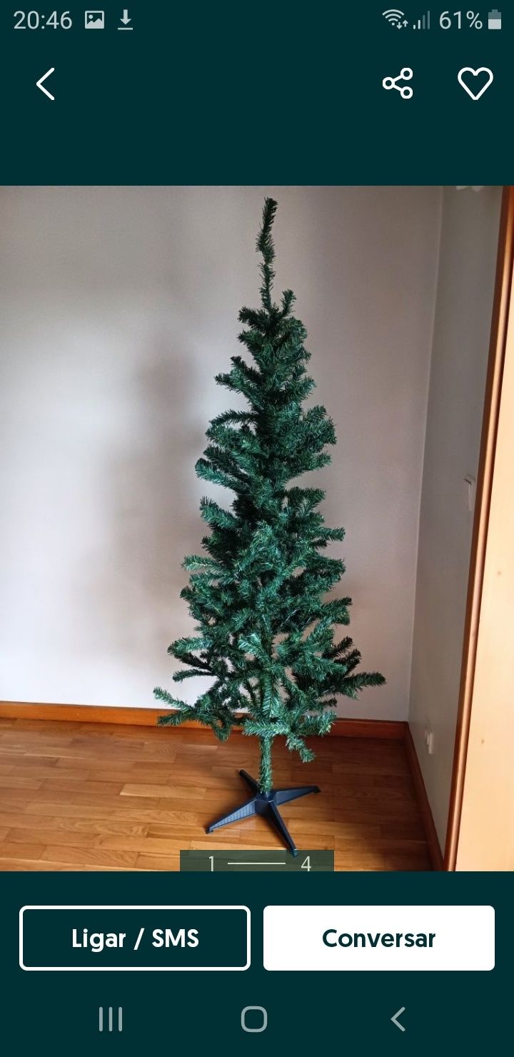 1 arvore de Natal artifíciai com 2 metros de altura