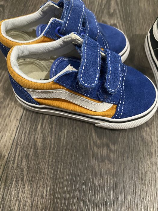 Дитяче фірмове взуття