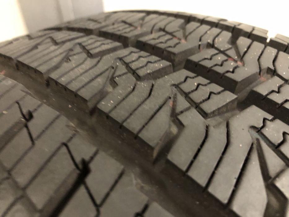 Opony Całoroczne Continental VanContact 4Season 235 / 65 16 C SUPER 4s