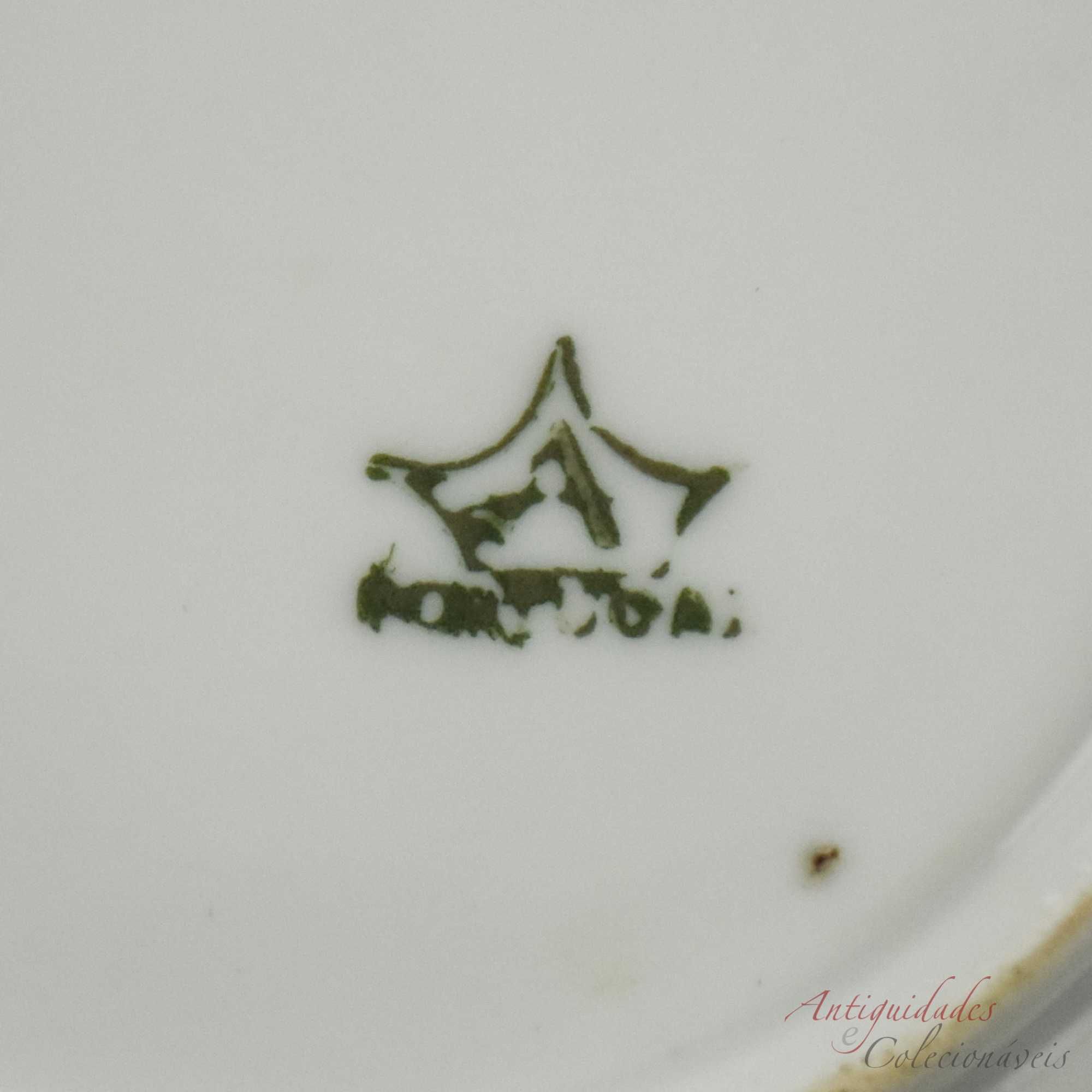 Cinzeiro redondo porcelana Artibus com brasão de Estarreja