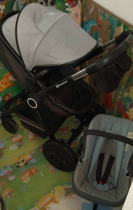 Продам детскую коляска Kinder Kraft 3 блока с автокреслом почти новая.