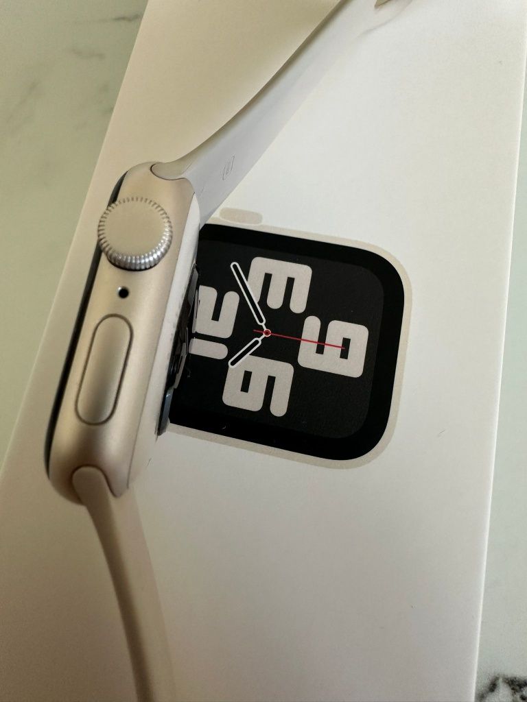 Apple Watch SE 2 generacji 40mm