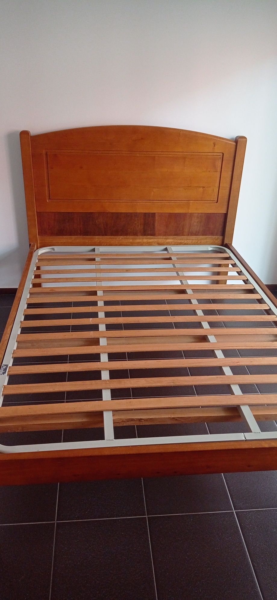 Quarto completo em bom estado