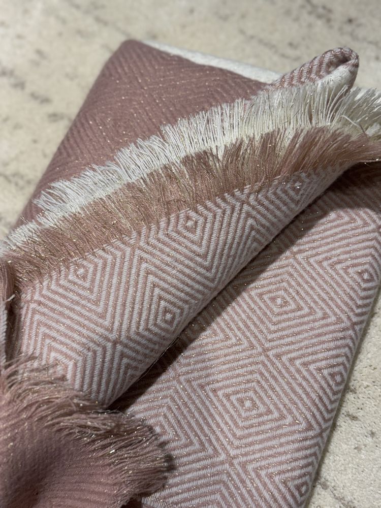 Шарф жіночий вязаний Guess, новий ,жіночий