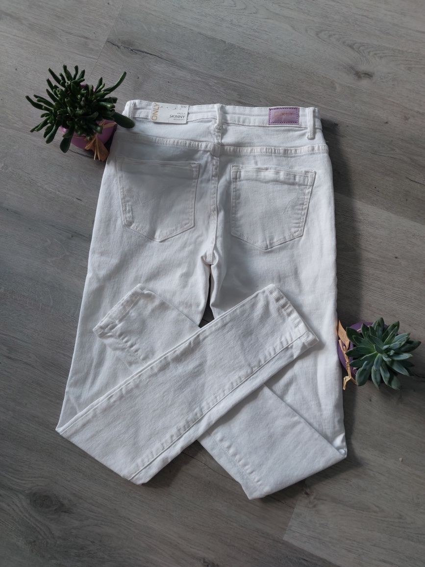 Z2-1. Spodnie rurki skinny jeans białe bardzo dopasowane r.S Only