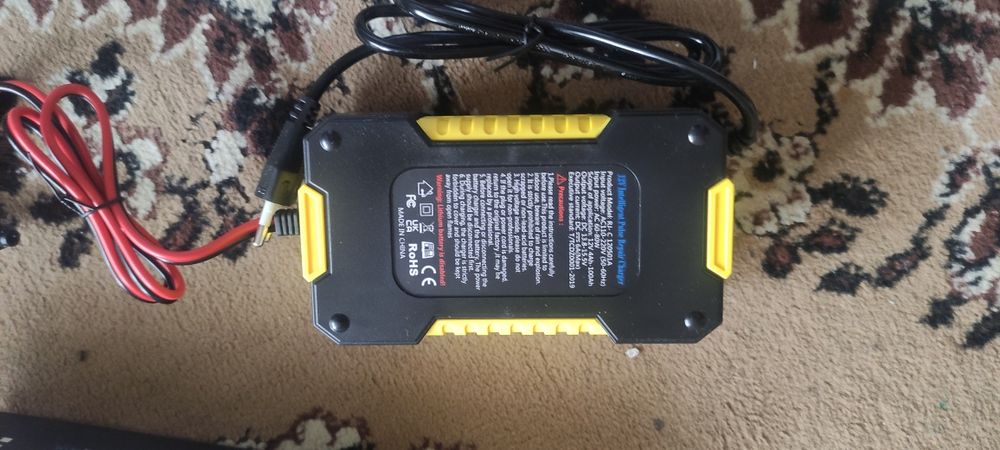 Зарядне авто  12вольт