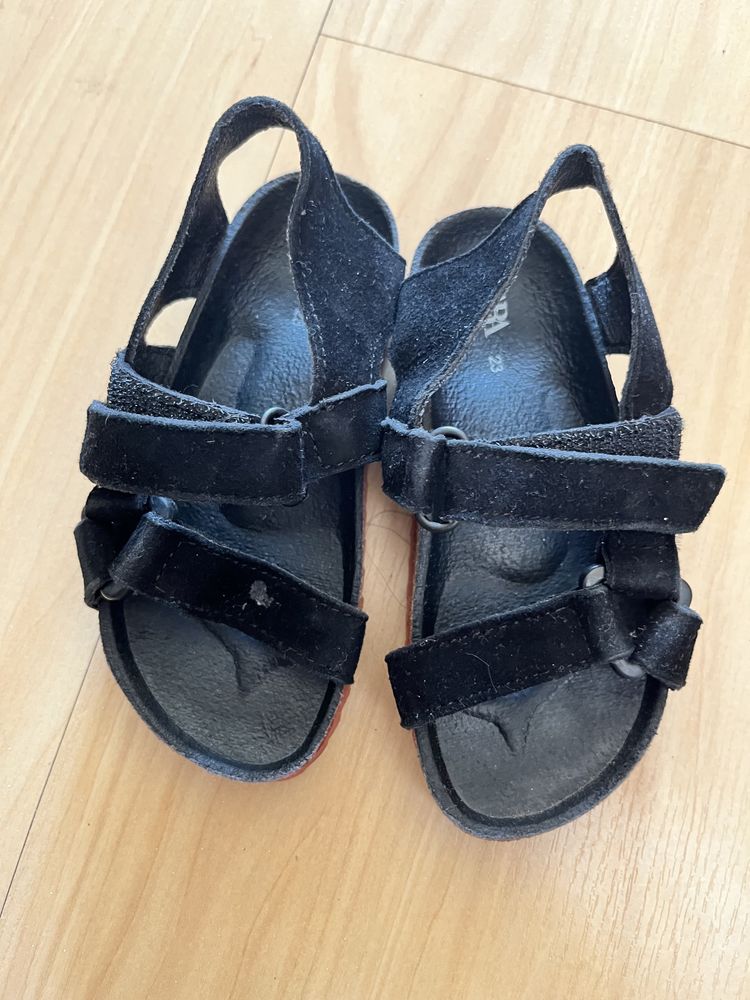 Sandalias Zara tamanho 23