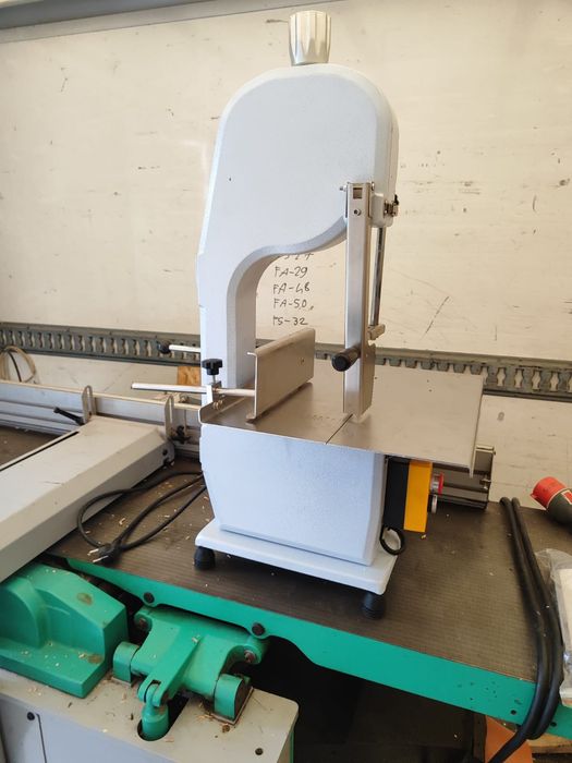 Piła taśmowa do kości , mięsa i drewna.25 cm cięcia.