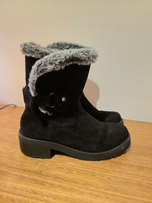 Botas pretas quentes