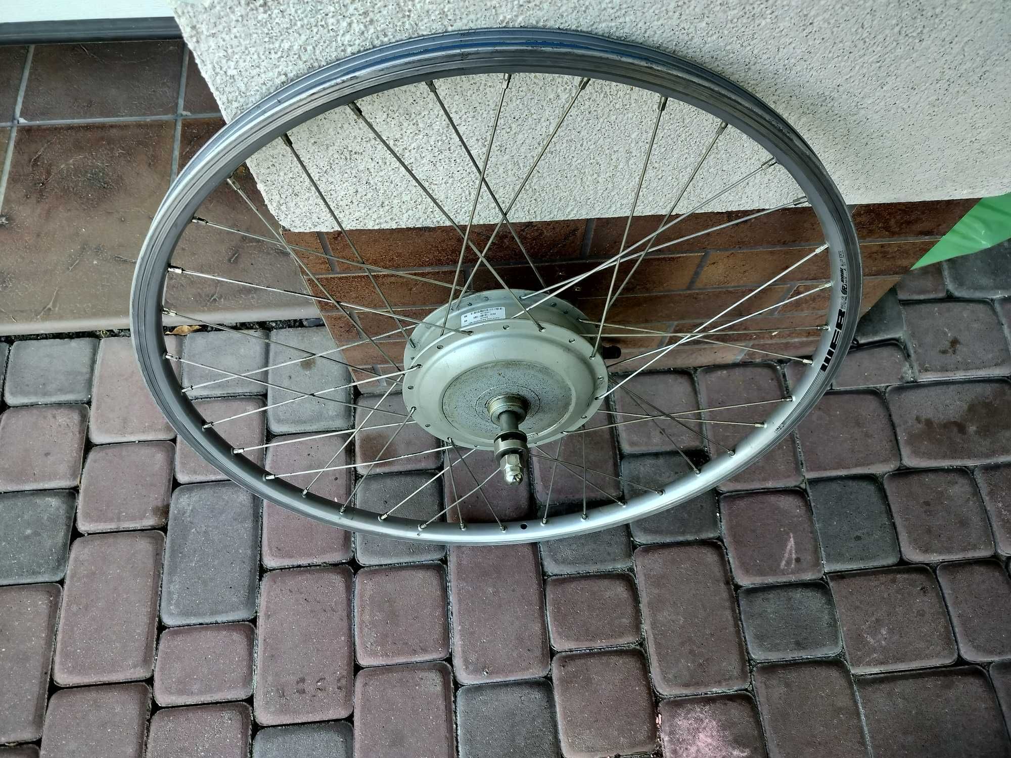Koło rowerowe z silnikiem