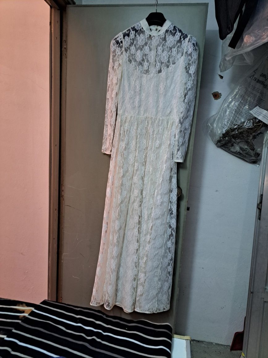 50€ Vestido de noiva de renda branco
