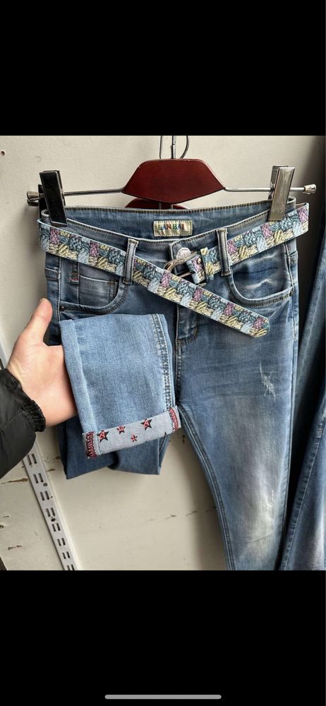 Жіночі джинси Женские джинсы