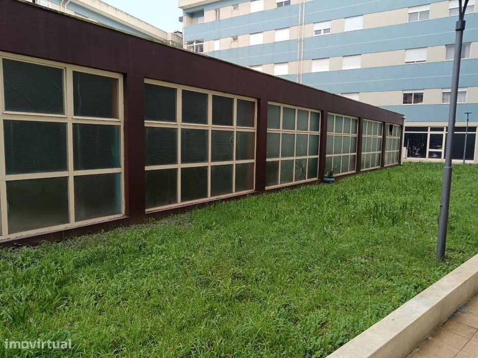 Ginásio com 795m2, no centro da Trofa.