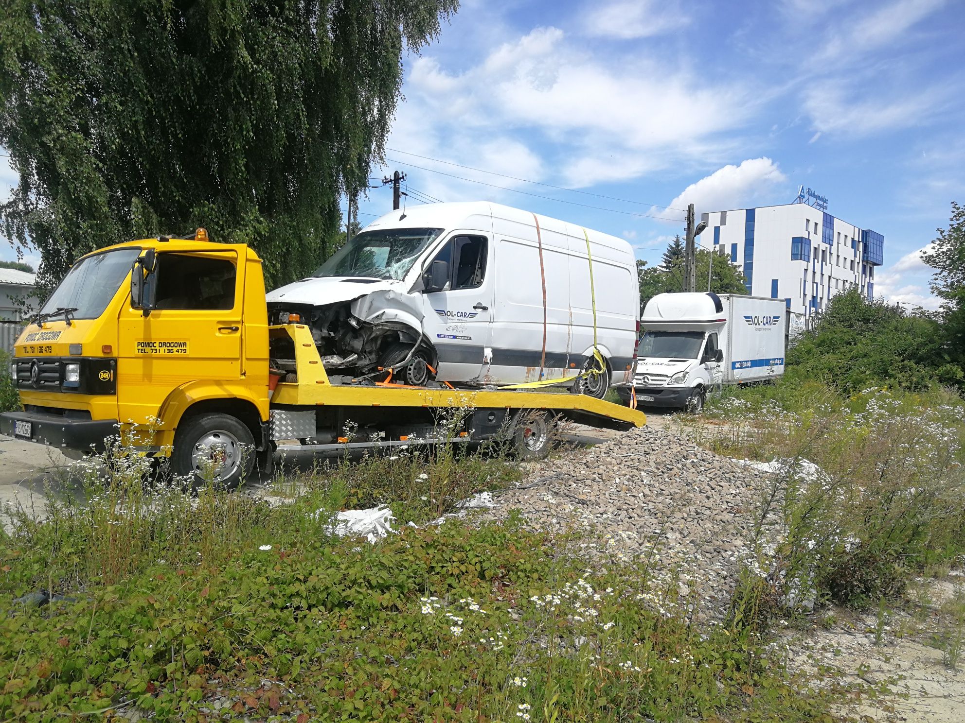 Autolaweta przewóz rzeczy transport pomoc drogowa