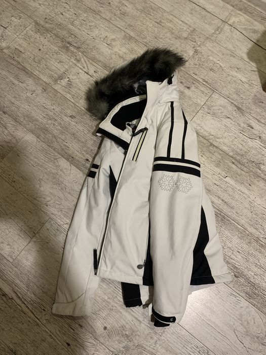 Лижна куртка жіноча.