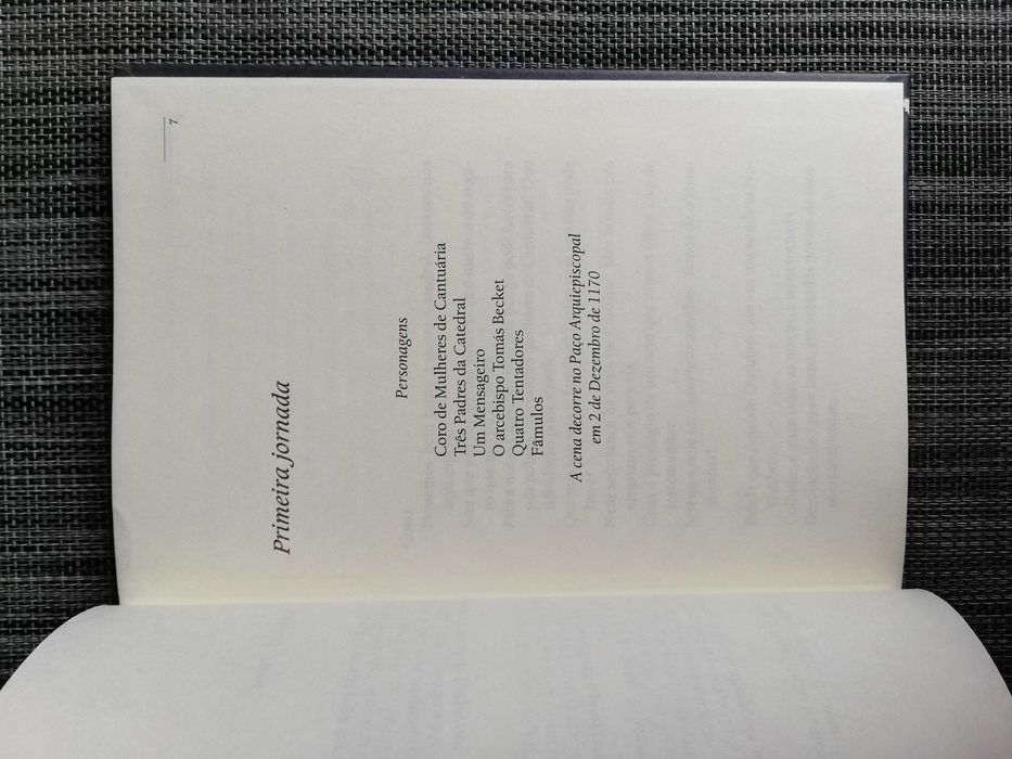 Assassínio na Catedral - Thomas S. Eliot (portes grátis)
