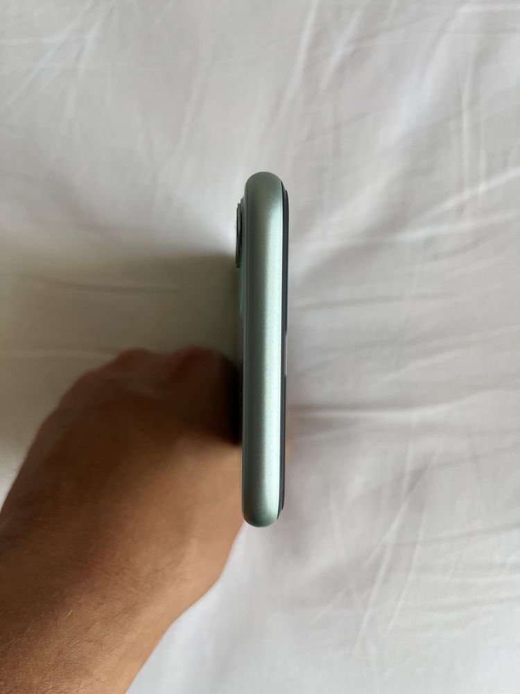 iPhone 11 - 64 GB em ótimo estado