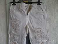 Stradivarius  jeansy z dziurami s/m