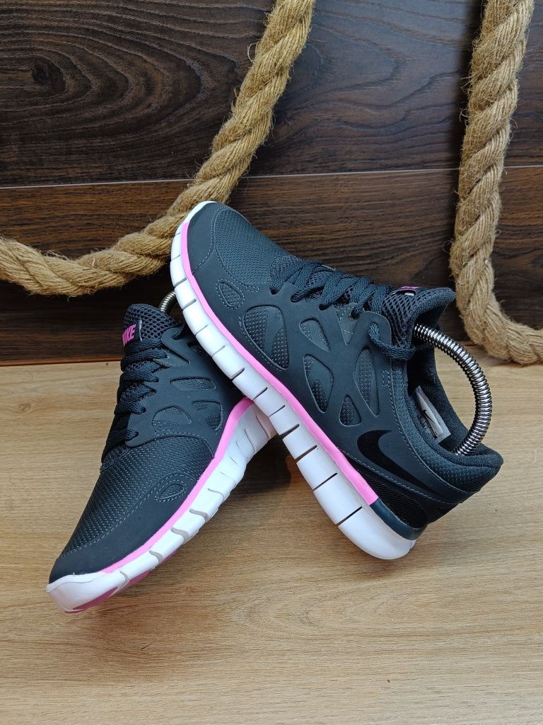 Szare damskie buty sportowe Nike Free Run 2