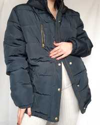Granatowa puchowa pikowana zimowa kurtka z kapturem M 38