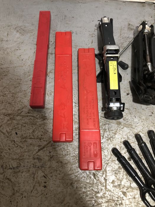 Домкрат крюк запаска VW Skoda Audi аварійний знак