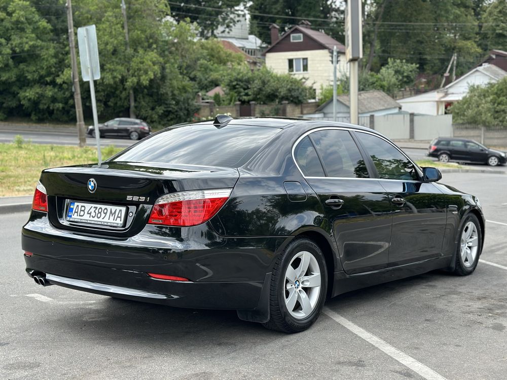 BMW 523i E60 2007 рік Офіційна