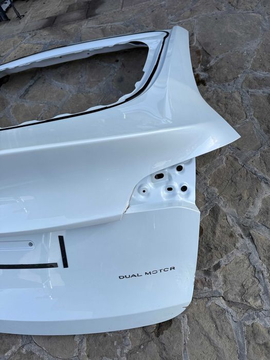 Кришка багажника Tesla Model Y 20-24 ляда кляпа Тесла вайка 2020-2024