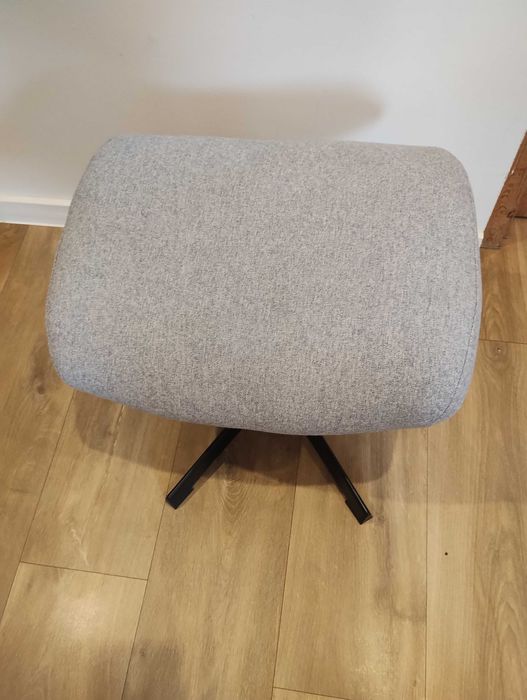 Fotel obrotowy z podnóżkiem