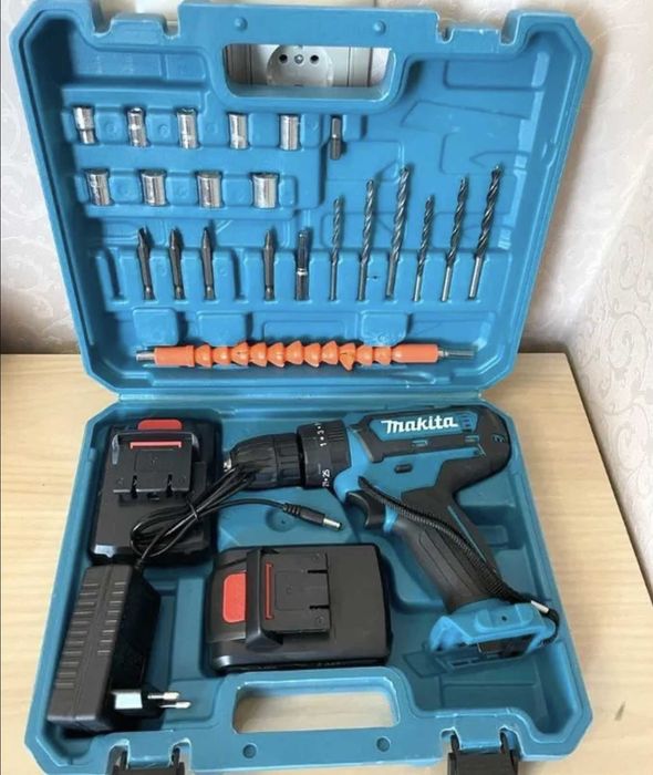 шуруповерт електричний з кейсом інструментами с чемоданом makita