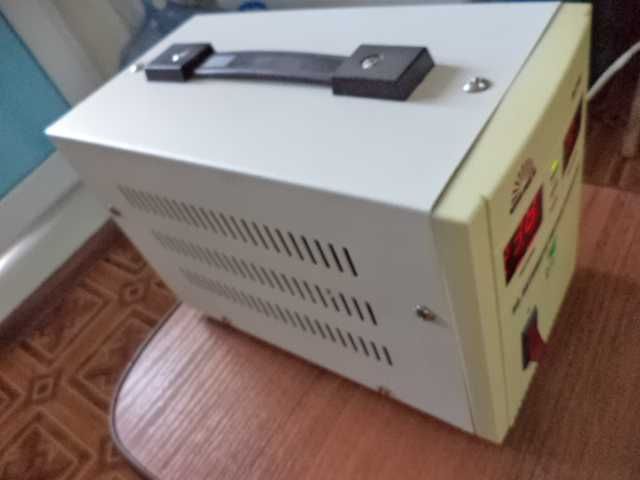 Стабилизатор напряжения Vitals Rs 51kd продаю