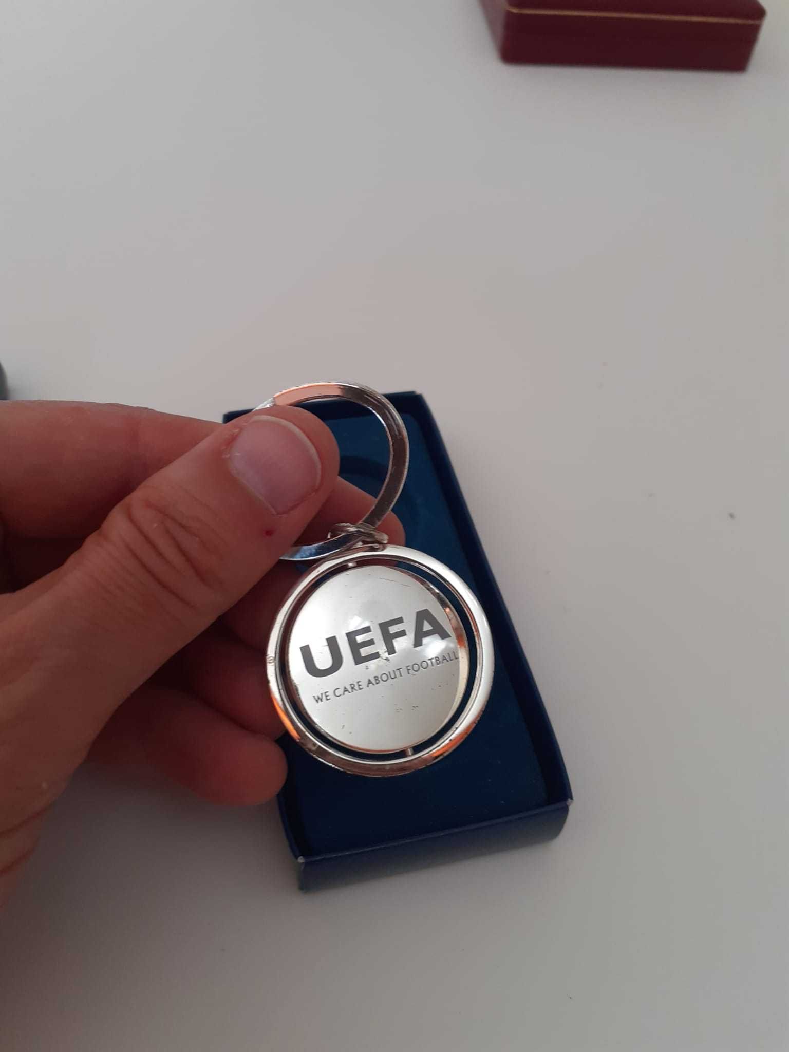 Porta Chaves Oficial UEFA