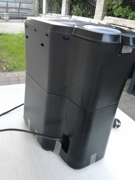 Ekspres do kawy Russell Hobbs z młynkiem