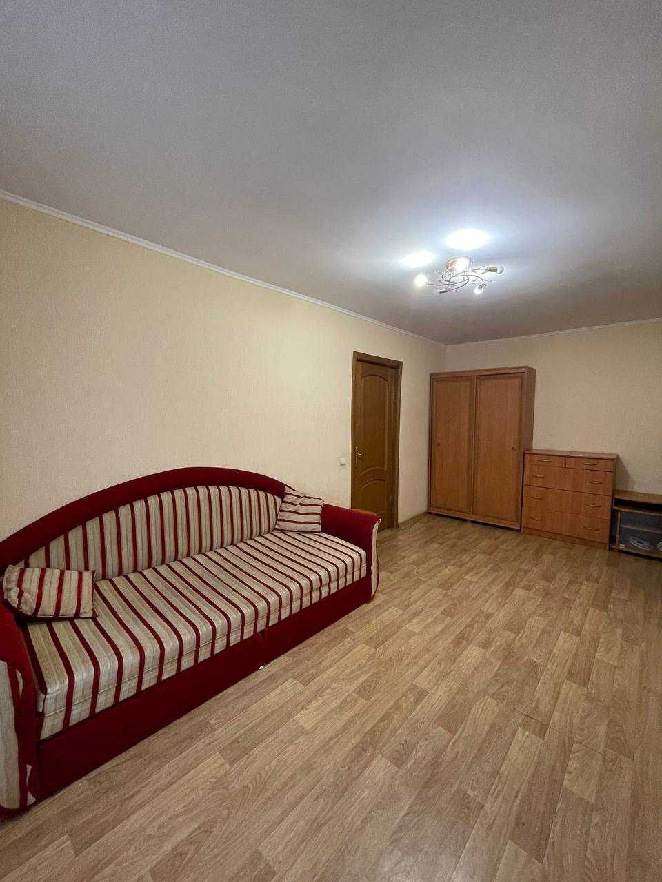Продам квартиру на Гаврилишина 18, КПІ, 2 поверх